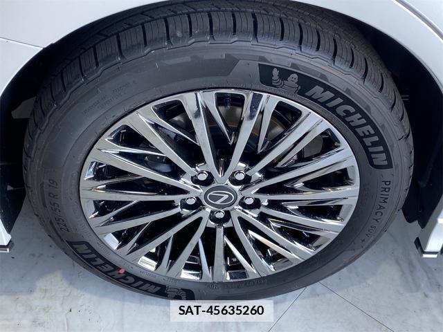 Lexus LM 2026-02 7818709-18