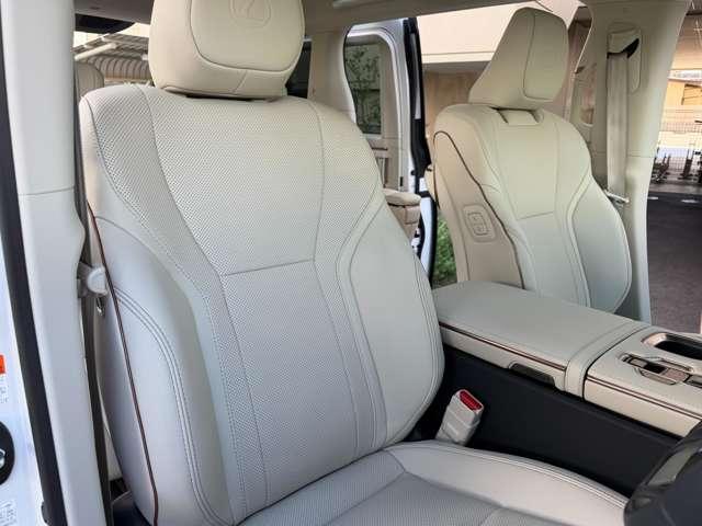 Lexus LM 2024-08 7818744-10