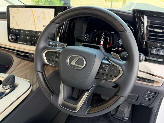 Lexus LM 2024-08 7818744-11