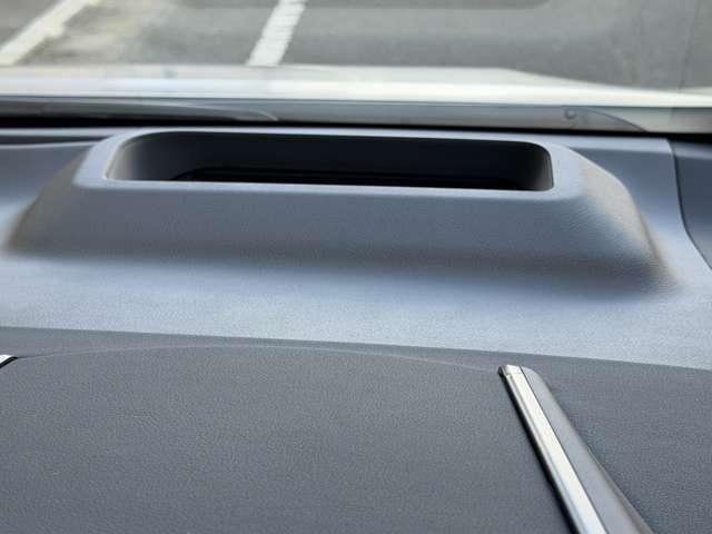 Lexus LM 2024-08 7818744-12