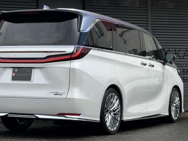 Lexus LM 2024-08 7818744-4