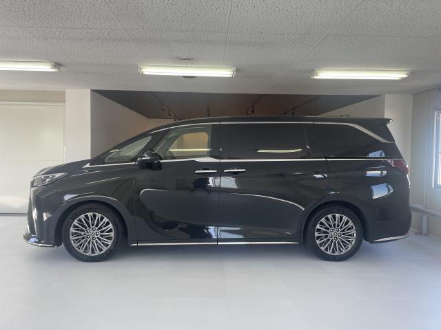 Lexus LM 2024-09 7818830-3
