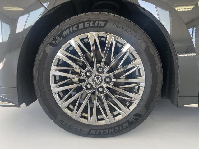 Lexus LM 2024-09 7818830-8