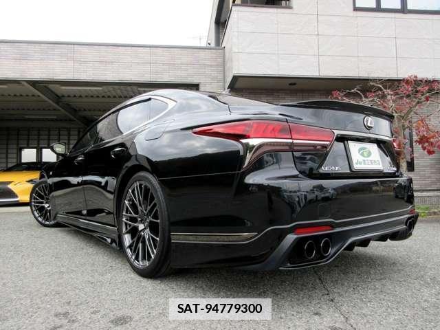 Lexus LS 2018-02 7811523-1