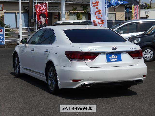 Lexus LS 2016-04 7812045-14