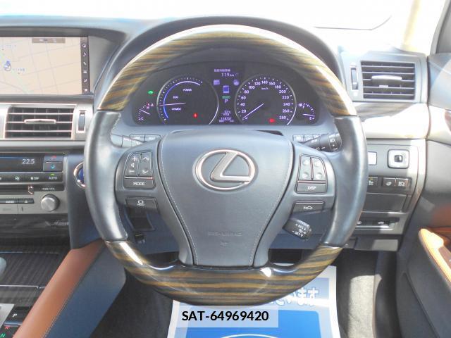 Lexus LS 2016-04 7812045-17