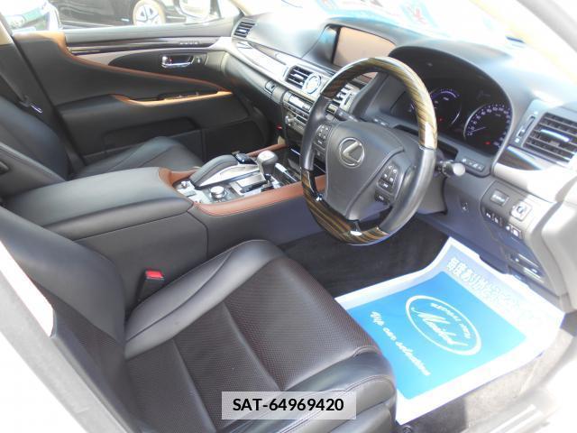 Lexus LS 2016-04 7812045-6