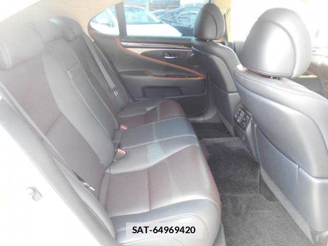 Lexus LS 2016-04 7812045-7