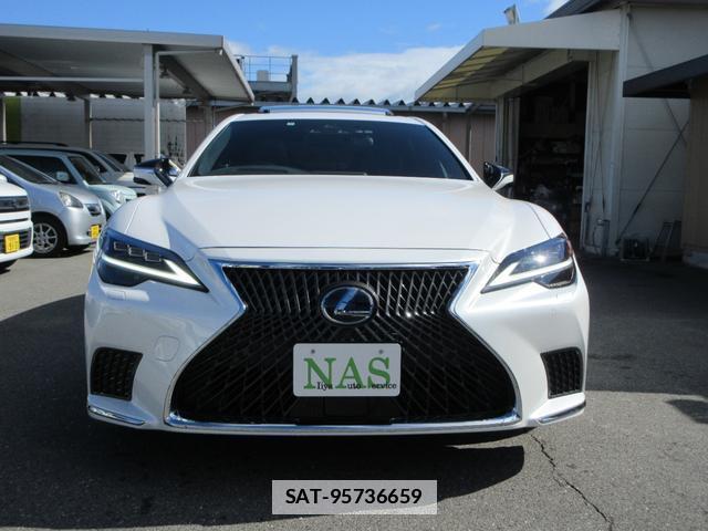Lexus LS 2021-07 7812450-1