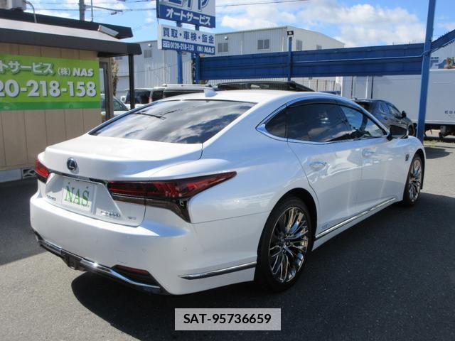 Lexus LS 2021-07 7812450-3