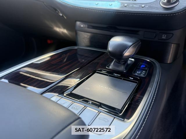 Lexus LS 2018-01 7812459-15