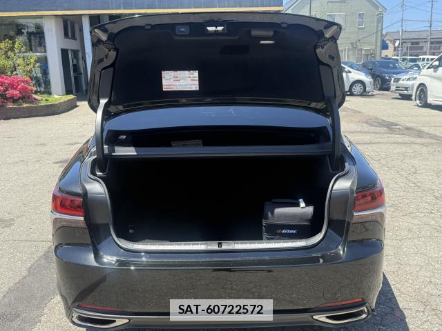 Lexus LS 2018-01 7812459-18
