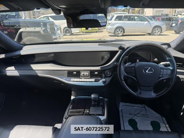 Lexus LS 2018-01 7812459-2