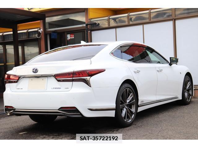 Lexus LS 2017-12 7812868-6