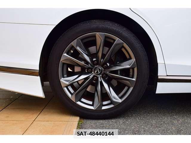 Lexus LS 2019-04 7815335-11