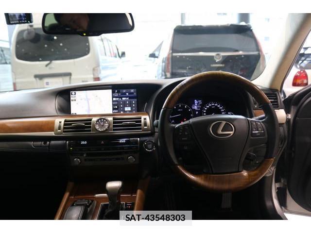 Lexus LS 2015-01 7816060-2