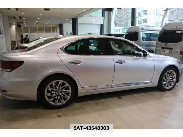 Lexus LS 2015-01 7816060-3