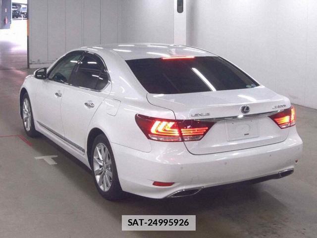 Lexus LS 2013-09 7816153-1