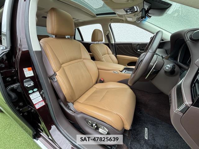 Lexus LS 2018-03 7819886-13