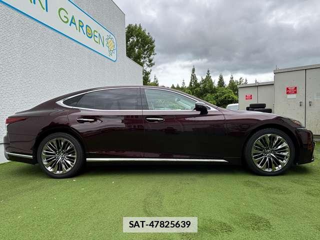 Lexus LS 2018-03 7819886-18