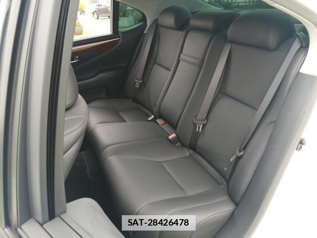 Lexus LS 2010-02 7819950-11