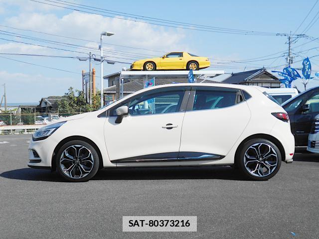 Renault LUTECIA 2017-07 7812033-10