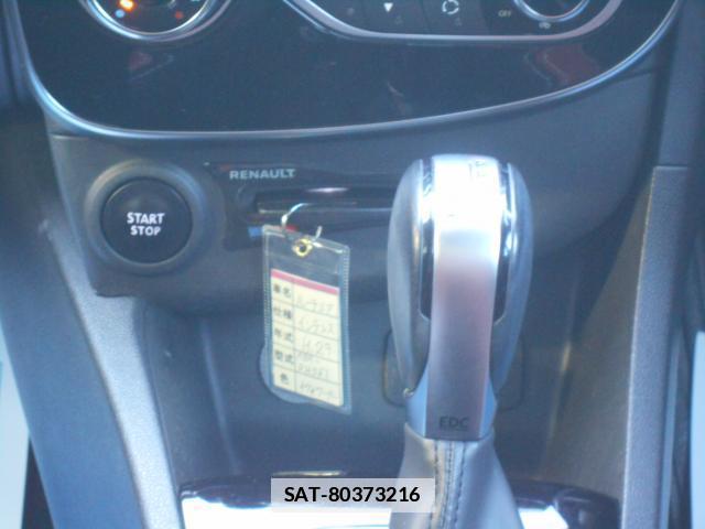 Renault LUTECIA 2017-07 7812033-15