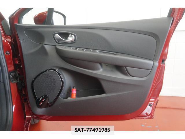Renault LUTECIA 2018-03 7813577-19