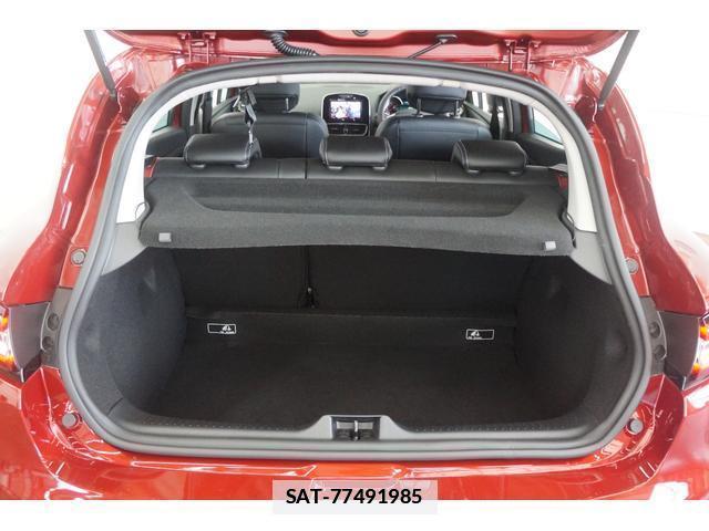 Renault LUTECIA 2018-03 7813577-8