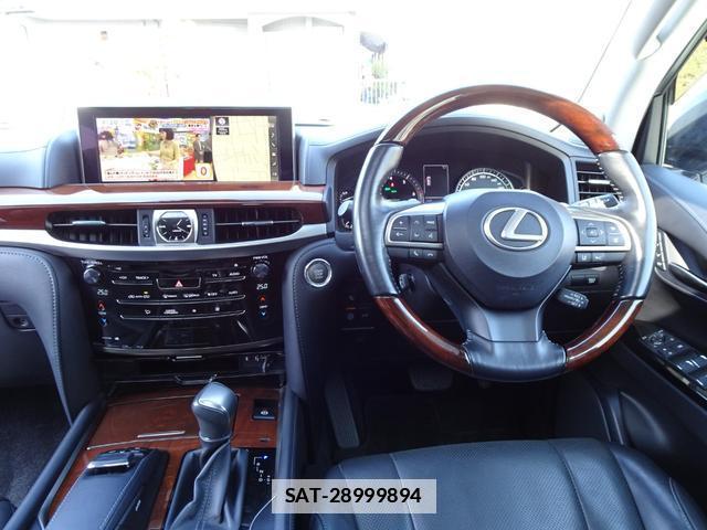 Lexus LX 2017-01 7812066-4