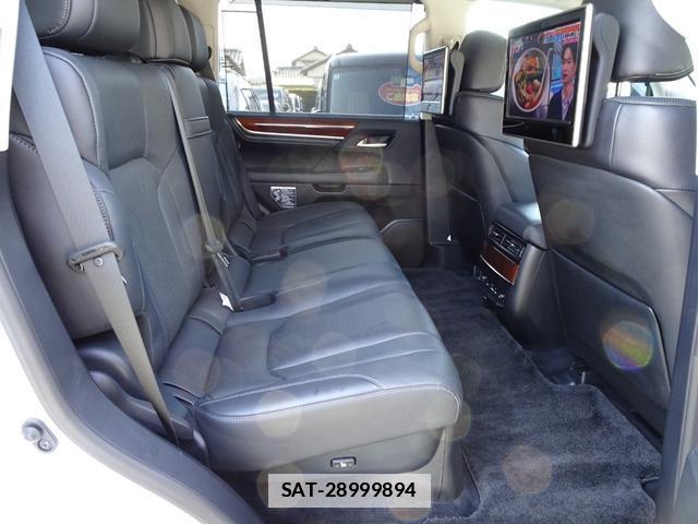 Lexus LX 2017-01 7812066-7