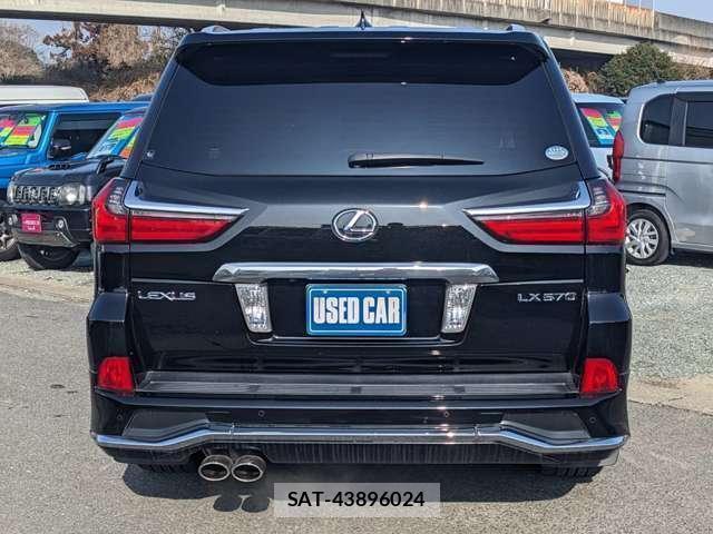 Lexus LX 2016-06 7812725-4