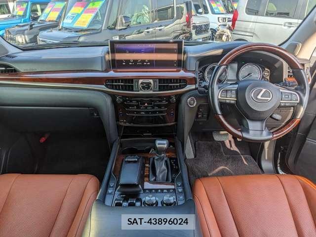 Lexus LX 2016-06 7812725-7