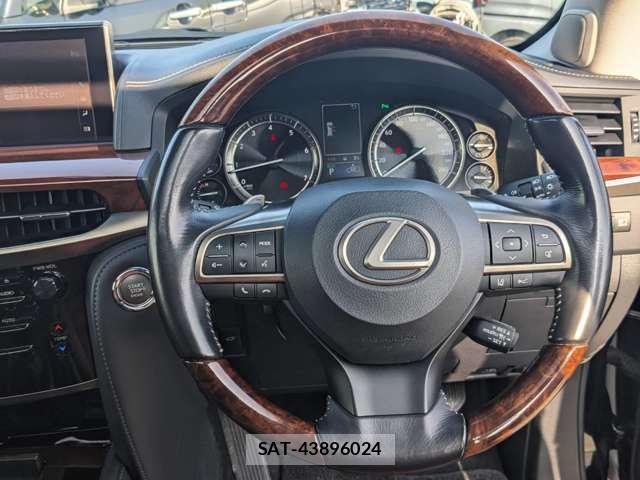 Lexus LX 2016-06 7812725-8