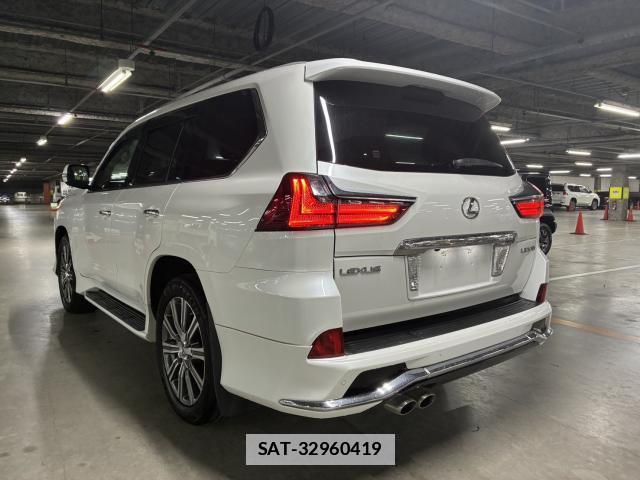 Lexus LX 2016-11 7817323-11