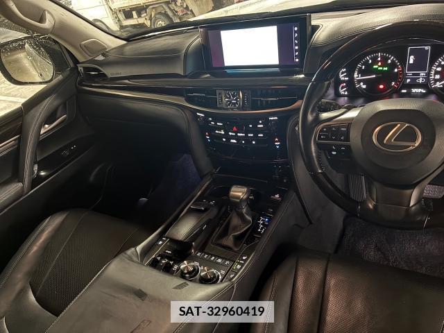 Lexus LX 2016-11 7817323-12