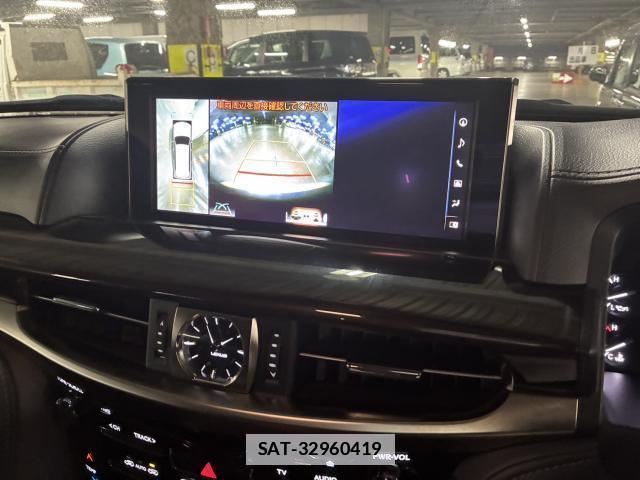 Lexus LX 2016-11 7817323-15