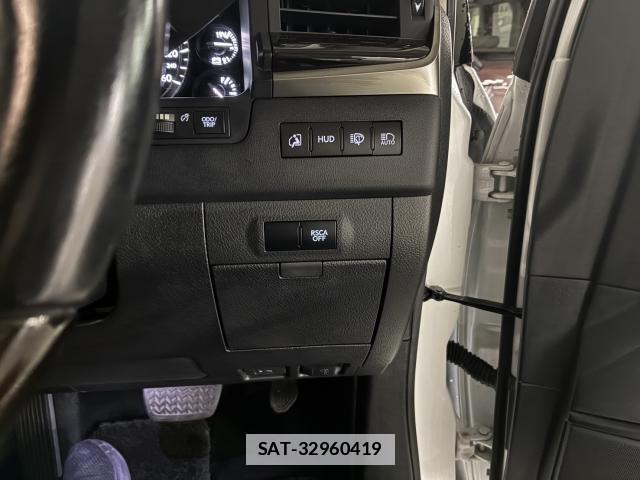 Lexus LX 2016-11 7817323-17