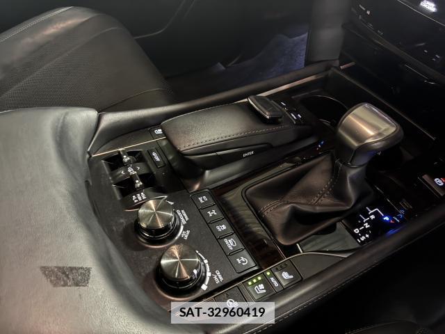 Lexus LX 2016-11 7817323-18