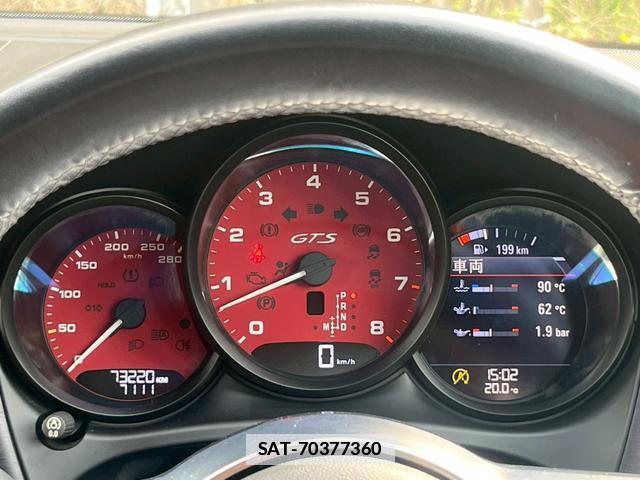 Porsche MACAN 2016-05 7812703-1