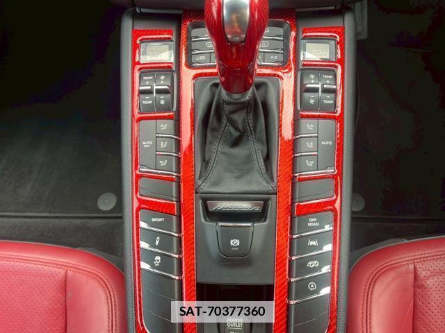 Porsche MACAN 2016-05 7812703-10