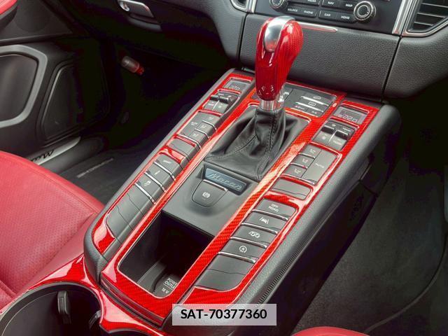 Porsche MACAN 2016-05 7812703-6