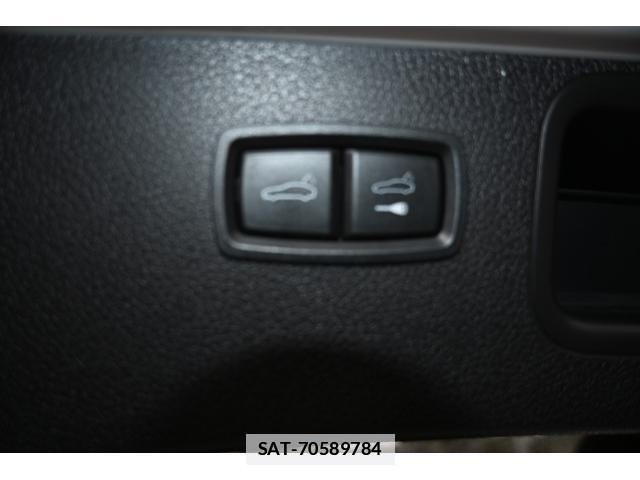 Porsche MACAN 2015-06 7812801-19