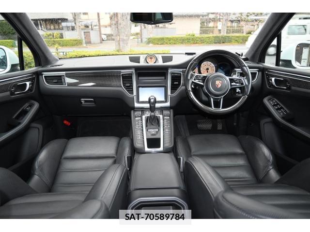 Porsche MACAN 2015-06 7812801-2