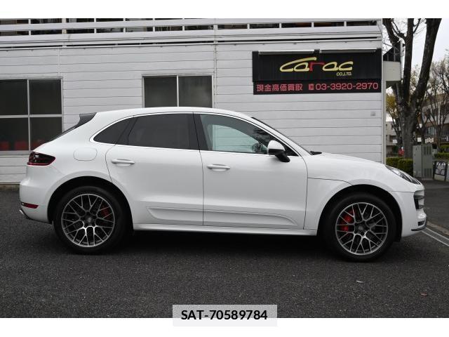 Porsche MACAN 2015-06 7812801-3