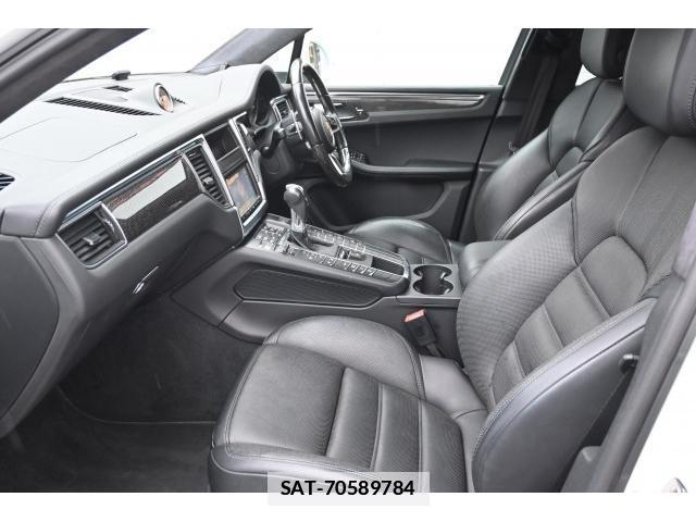 Porsche MACAN 2015-06 7812801-5