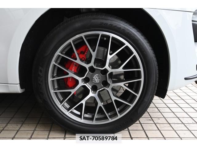 Porsche MACAN 2015-06 7812801-8