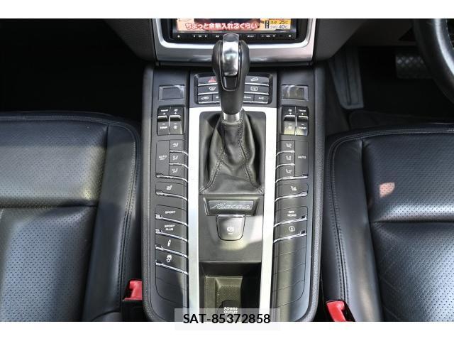 Porsche MACAN 2014-11 7812802-15