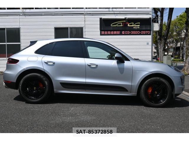 Porsche MACAN 2014-11 7812802-3