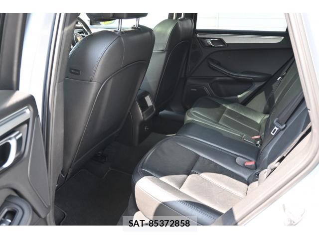 Porsche MACAN 2014-11 7812802-6